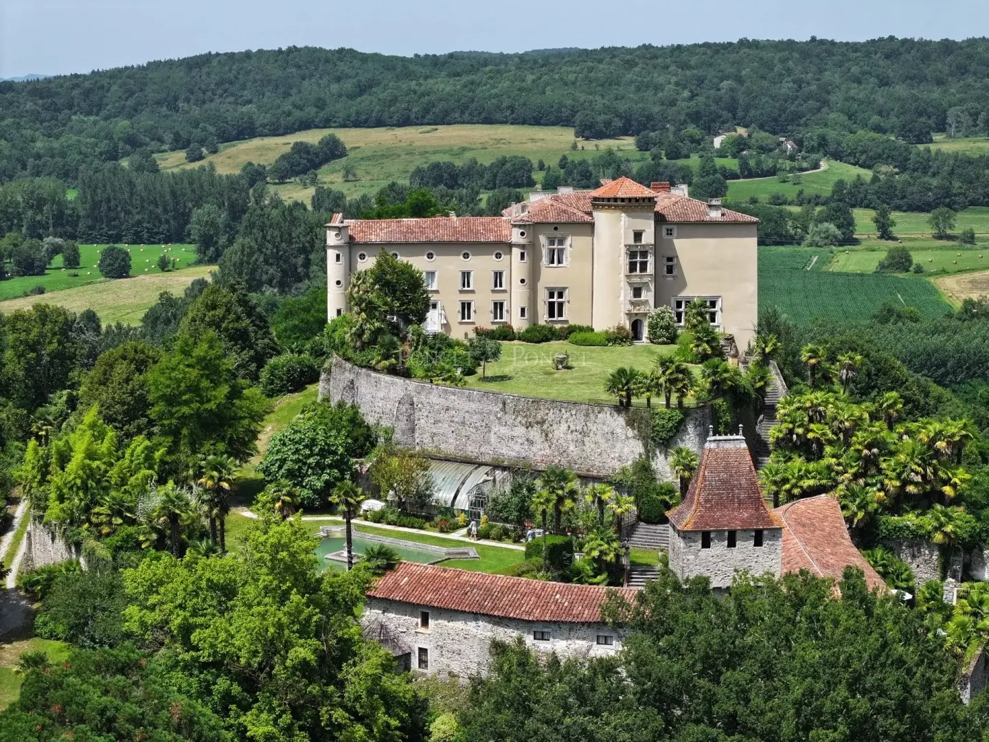 Phase 1: Property Discovery & Selection - Château de Prat